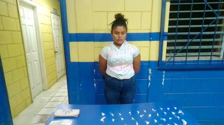 <b><span class=mln_uppercase_mln>Evidencia.</span></b> La joven fue detenida con la droga en Lomas del Carmen.