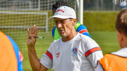 El entrenador argentino Pedro Troglio busca su octava corona con el Olimpia.