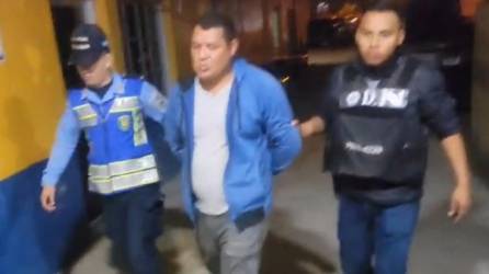 EL hombre detenido por las autoridades de tránsito.