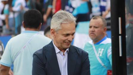 Reinaldo Rueda durante el Honduras vs Costa Rica en donde la H perdió 3-1.