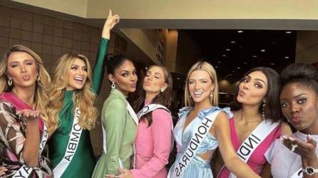 La Miss Honduras Rebeca Rodríguez posando junto a otras candidatas.