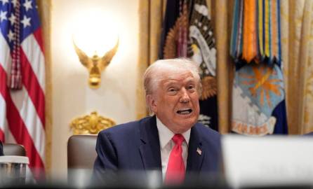 El presidente de EE. UU., Donald J. Trump, ofrece unas palabras iniciales durante una reunión con su Gabinete en la Sala del Gabinete de la Casa Blanca, en Washington, DC, Estados Unidos.