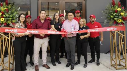 En Megaplaza Palenque podrá encontrar los adorados locales de deliciosa comida como Wendys.