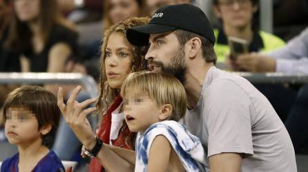 Shakira con Gerard Piqué y sus dos hijos, Milan y Sasha, en una foto de archivo.