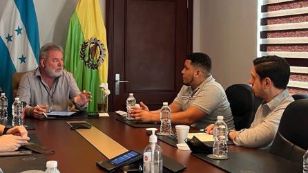 Los dueños de La Puntita se reunieron con el alcalde Roberto Contreras.