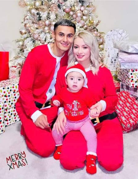 Andy Nájar - El lateral derecho hondureño, que terminó recientemente contrato con el DC United de la MLS, pasó la Navidad 2023 con su linda novia Nixy Oviedo.