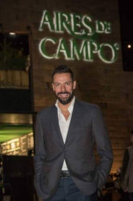 Enrique Hernández-Pons Mendez es el CEO de Aires de Campo, una empresa dedicada a la venta y distribución de productos orgánicos fundada en el año 2001.<br/>