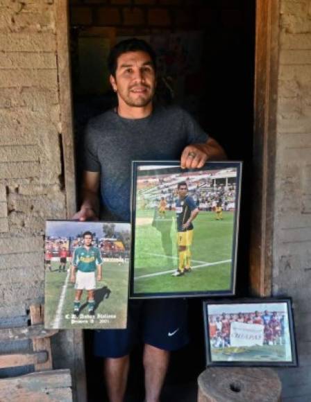 El exfutbolista paraguayo vive de manera muy humilde en su natal pueblo.
