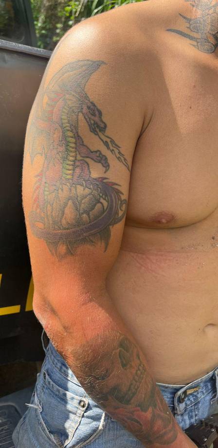 Argueta Navarro es originario de Chapeltique, San Miguel, El Salvador. 