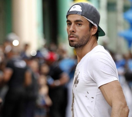 Enrique Iglesias se define como un 'lobo' valiente