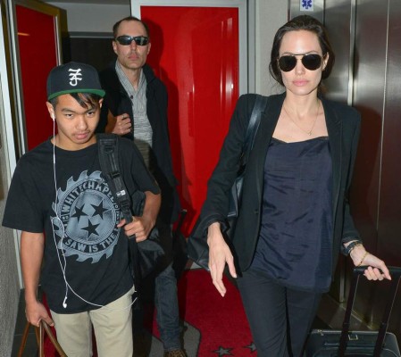 Angelina Jolie trabajará con su hijo en un filme sobre Camboya  