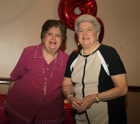 Dicha por los 83 años de la dama Julia Larach