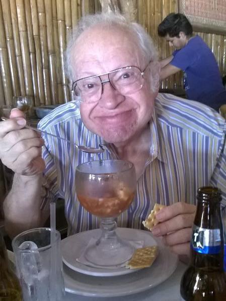 Colegas y amigos despiden al actor Eduardo Manzano