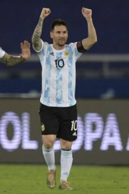 Messi sigue agigantando su leyenda con la camiseta Albiceleste: se convirtió en el máximo goleador de la Selección en torneos oficiales, al llegar a los 39 tantos y dejar atrás a otro emblema, como Gabriel Omar Batistuta (38).