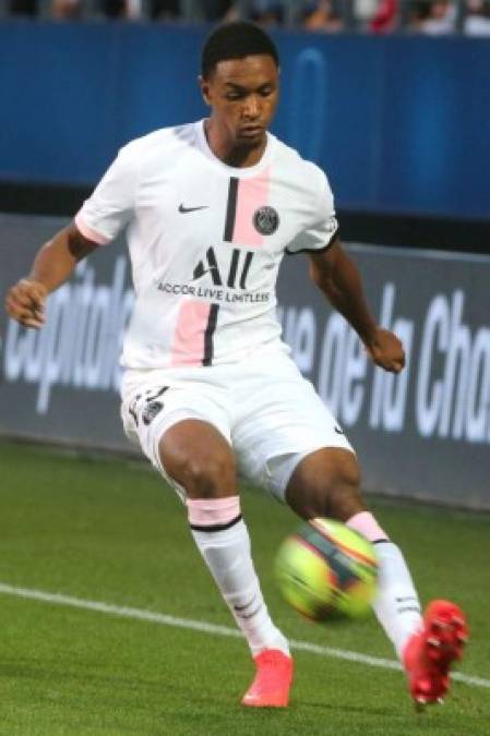 Abdou Diallo: Defensor senegalés que aparece en la lista de los que será vendido por el PSG tras la llegada de Messi. Foto AFP.