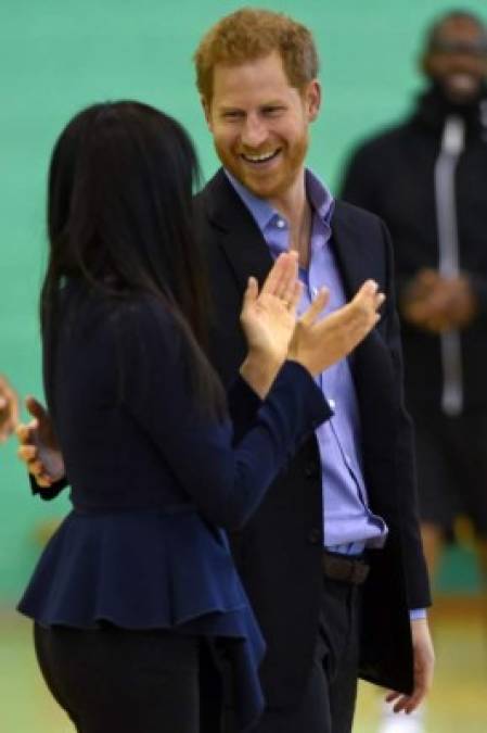 Meghan y Harry se mostraron muy sonrientes y cercanos durante el evento.