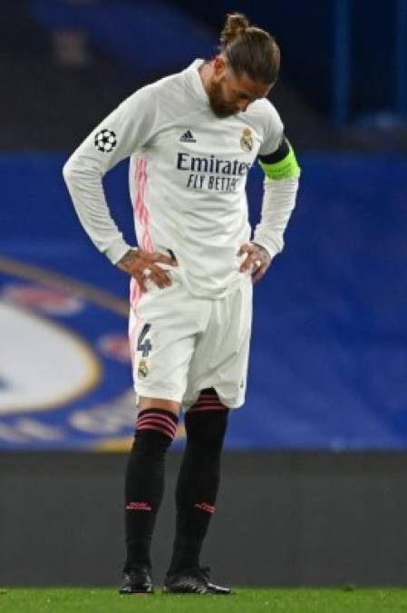 El capitán Sergio Ramos reapareció 50 días después tras sus problemas físicos, pero no fue el jugador determinante de otras ocasiones y se le vio lejos de su mejor nivel. Foto AFP.