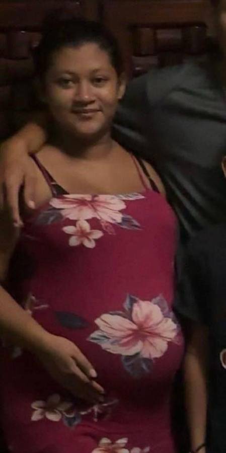 Médicos salvan a bebé de joven que murió por dengue