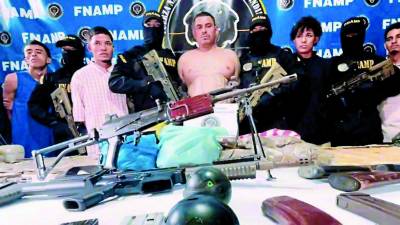 Los pandilleros fueron capturados en Puerto Cortés con armas prohibidas y droga.