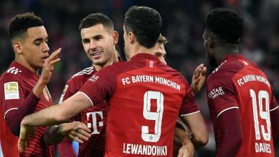 El Bayern Múnich sigue como líder destacado de la Bundesliga.
