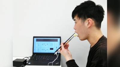 La Universidad nipona Meiji y la firma Kirin Holdings desarrollaron los palillos.