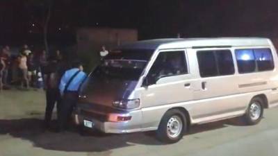 Agentes de policía acudieron a resguardar la escena del crimen. No se reportan capturas.