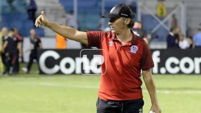 Pedro Troglio, durante el partido de ida de la final de la Liga Concacaf 2022 contra el Alajuelense.