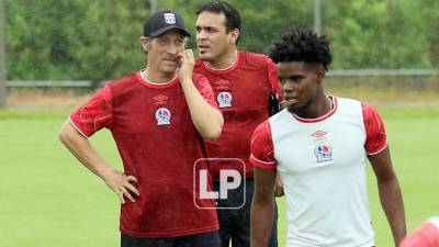 Pedro Troglio confirmó que el lateral derecho Maynor Núñez no jugará contra el Victoria.