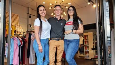 Los emprendedores Natalia Villars, Jonathan Hernández y Lidia Nehring.