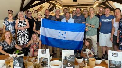 La bandera de Honduras en el evento que se celebra en Europa.