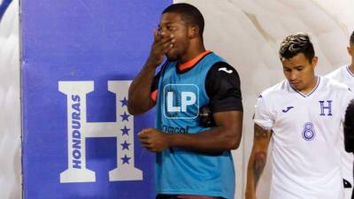Luis ‘Buba‘ López se quedó en el banco de suplentes de la Selección de Honduras ante Curazao.
