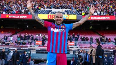 Dani Alves, muy feliz en su regreso al FC Barcelona.