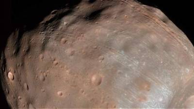 Fobos es la luna más grande de Marte.