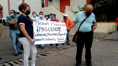 Ya son varios días de manifestación por parte de los empleados de la estatal, aún sin consenso.