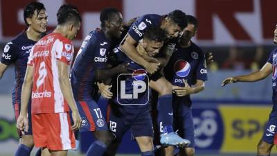 Jugadores del Motagua celebrando el gol de Rául Marcelo Santos contra el Vida.