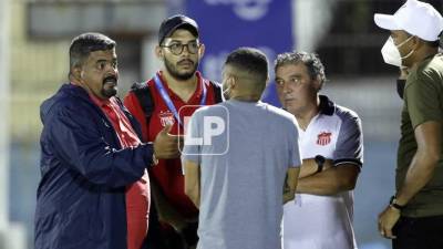 Luis Cruz, presidente del Vida, tuvo una conversación con los jugadores que estaban suspendidos en el club cocotero.