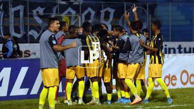 Pedro Báez ha marcado dos goles para la remontada del Real España contra el Motagua.