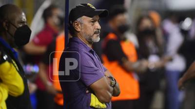 Raúl ‘Potro’ Gutiérrez, entrenador del Real España, durante la Gran Final del Torneo Apertura 2021 ante Olimpia.