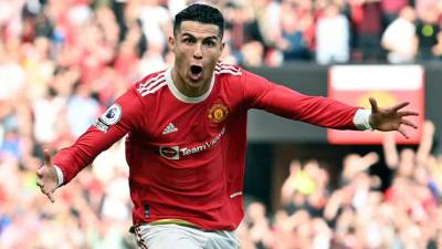 Cristiano Ronaldo marcó un triplete para el triunfo del Manchester United contra el Norwich City.