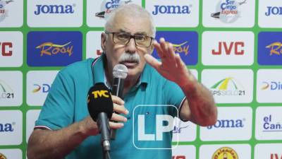 Manuel Keosseián dio la cara en confferencia de prensa tras el empate de Marathón ante la UPN.