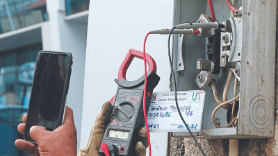 Se deben renegociar los contratos de generación y de la EEH.