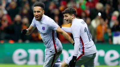 Pierre Emerick Aubameyang y Pedri, los goleadores del Barcelona ante Galatasaray.