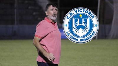 Fernando Araújo se despide del Victoria con un balance de cuatro triunfos en 13 partidos.