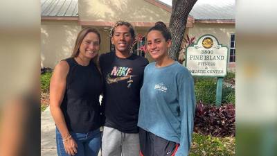 Motivación. Julimar Ávila y Abraham Flores en compañía de Ana Joselina Fortín.