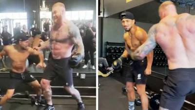 Teófimo López aguantó el puñetazo de Hafthor Björnsson ‘La Montaña’ y luego llegó su turno de golpear.