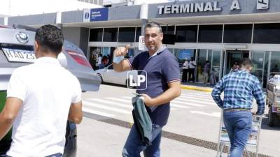 Juan Obelar a su llegada a San Pedro Sula para incorporarse al Marathón.