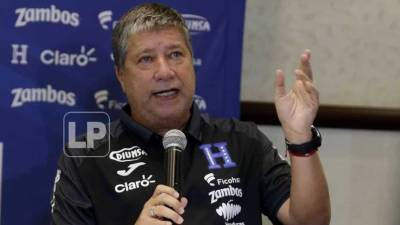 Hernán ‘Bolillo‘ Gómez en la conferencia de prensa previo al partido contra Panamá.