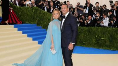 Jennifer López y Alex Rodríguez en la pasada gala MET.