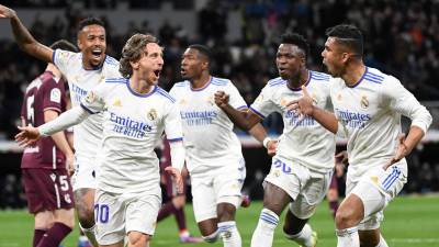 Luka Modric celebrando su golazo contra la Real Sociedad.