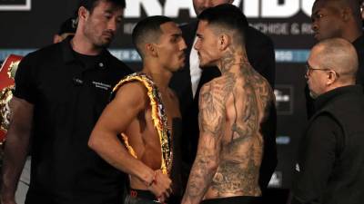 Teófimo López y George Kambosos cara a cara tras el pesaje en el Madison Square Garden.